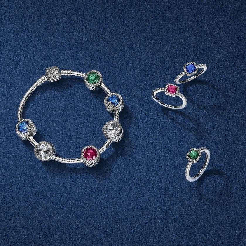 パンドラ、星がテーマの神秘的な夜空を思わせる
「ウィンターコレクション」を2017年11月に発表