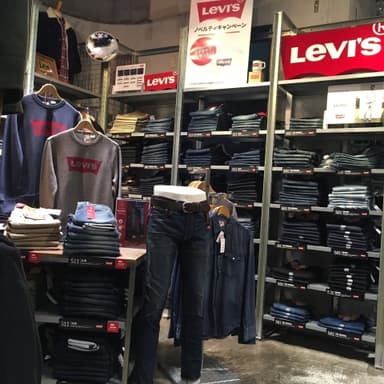 三茶246店　LEVI'S