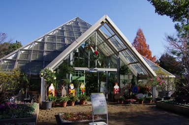 グリーンライブセンター(多摩中央公園内)