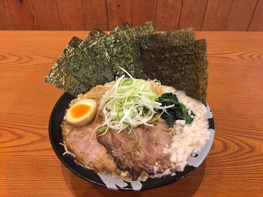 ライスと相性抜群の濃厚家系ラーメンが約3ヶ月で7,000杯突破！
大分・熊本の家系ラーメン「馬力屋」の“特濃厚”シリーズ