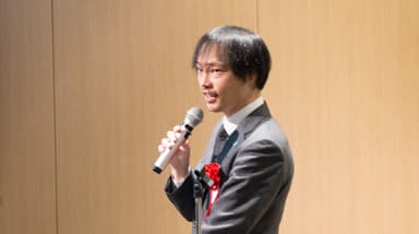 星野 高明 氏