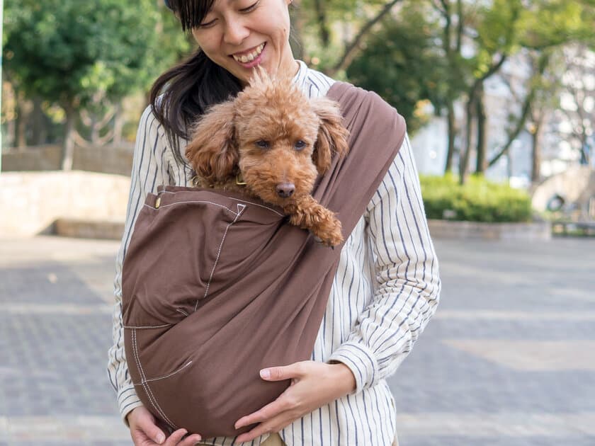 犬用“抱っこ紐”専門店、大阪市に1月10日オープン　
360kgの負荷に耐える頑丈さ＆肩腰に優しい使いやすさを両立