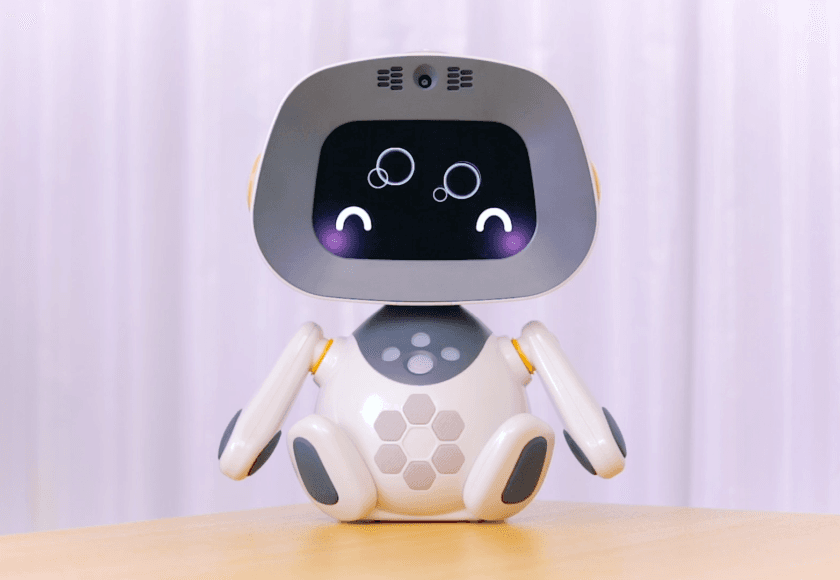 ユニロボットの次世代型ソーシャルロボット「ユニボ」に、
「バージイン」を実現するフュートレックの音響技術が採用