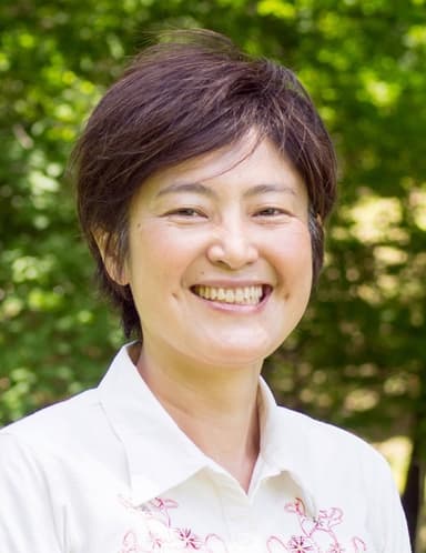 井東敬子氏