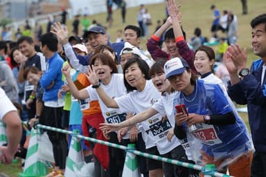 沿道応援の様子