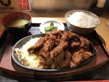 ランチ：牛中落ち焼肉定食　1ポンド