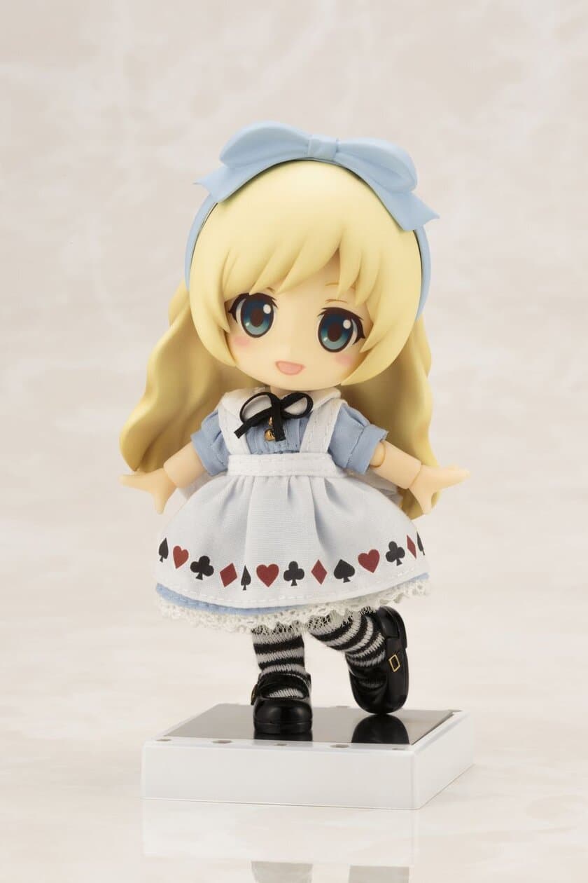 隠しきれない好奇心を持つ小さな淑女
「キューポッシュフレンズ　アリス」が再登場！