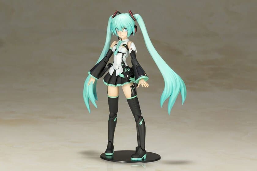 『初音ミク』×『フレームアームズ・ガール』がコラボ！！
島田フミカネ氏と柳瀬敬之氏によるデザインを元にプラモデルとなって登場！