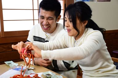 名物・伊勢エビをほおばる！