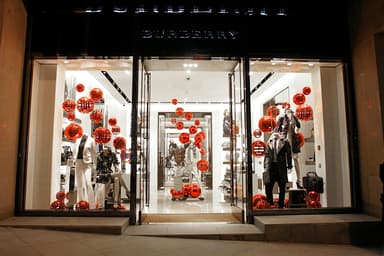 BURBERRY STORE 2