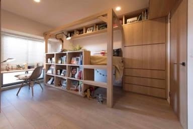 ２．BOOK HOME LIVING