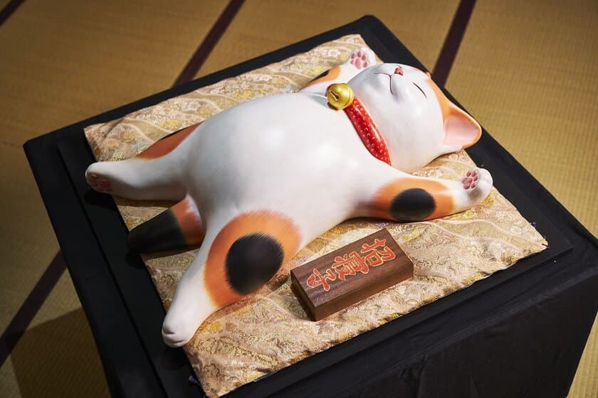 ホテル雅叙園東京
ジャンルや時代を超えた猫づくしのアート展
「猫都(ニャンと)の国宝展at百段階段」を開催中