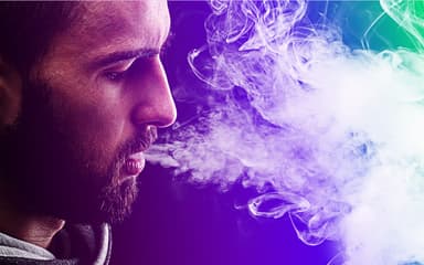 好きなリキッドを入れてVAPEとしても使える満足な煙量