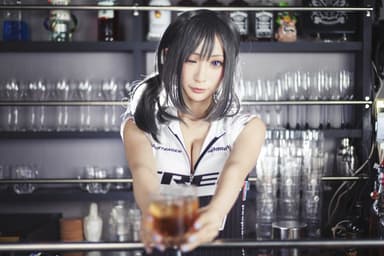 5月19日のオープニングパーティーで一日店長を務めるコスプレイヤーのカモミールさん