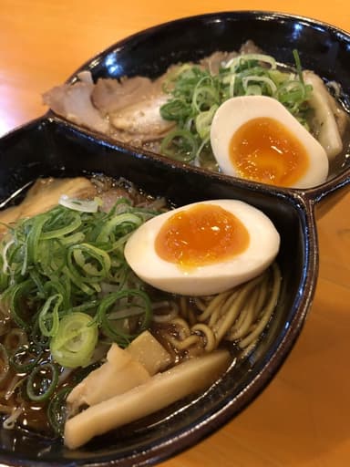 ハーフ＆ハーフ ラーメン　味玉トッピング