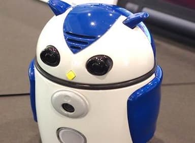 手のひらサイズの ミミズク型AIロボット