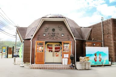 山のはちみつ屋　店舗外観