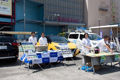 給電カフェ／電気自動車の電気でいれたコーヒーをサービス