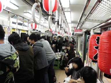 会場の様子(電車内)