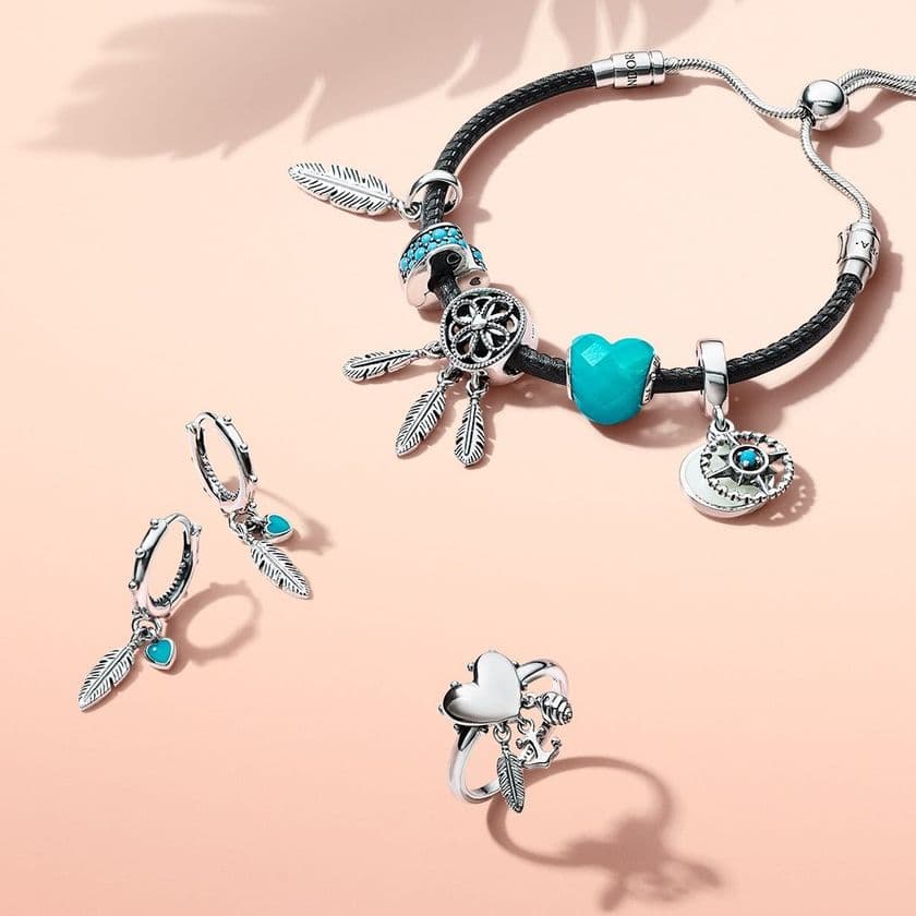 パンドラが夏の新作「2018年サマーコレクション」を発表
フェスティバルやガーデンパーティをイメージした、
ポップで楽しいサマージュエリー