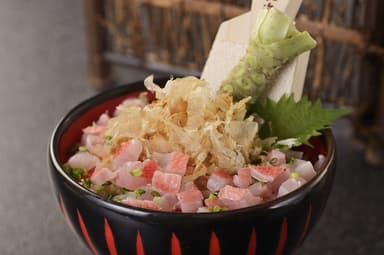 トロ金目鯛わさび丼調理例