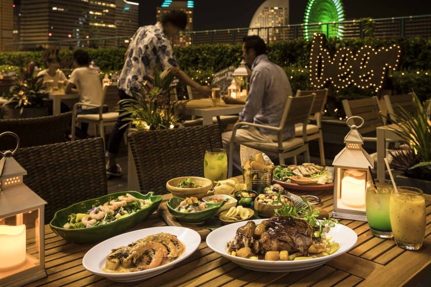 暑い夏だからこそ味わいたい常夏気分！
みなとみらいで夜景を見ながらハワイアンディナーを楽しむ！
「アロハ ハワイアン ビアガーデン」9月30日まで開催！