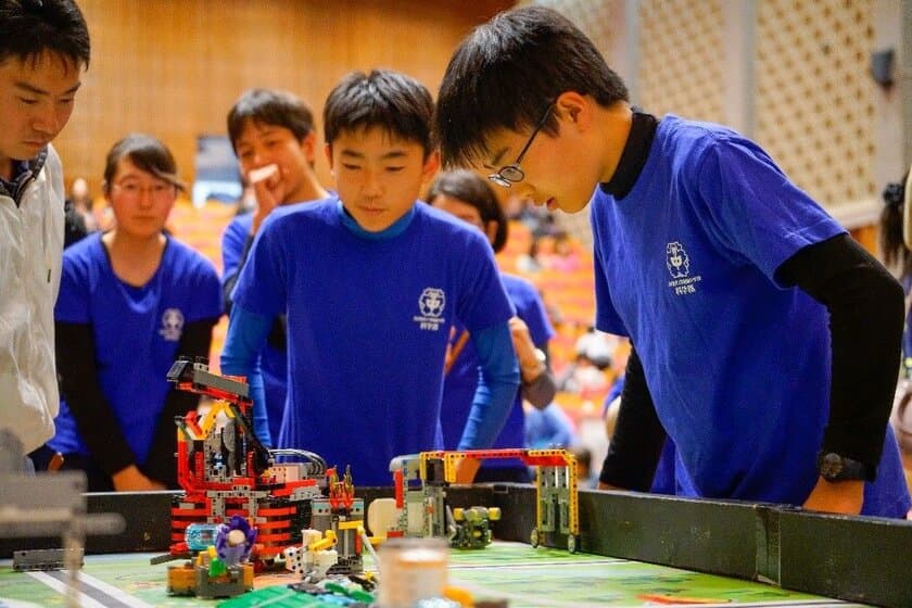 国際ロボット競技会
「FLL(ファースト・レゴ・リーグ)」学校チャレンジ募集