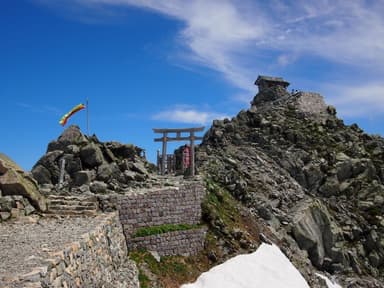 標高3&#44;003ｍ雄山山頂：天空の社「雄山神社峰本社」