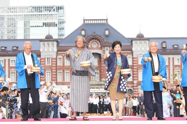 丸の内 ｄｅ 打ち水　昨年開催時の様子