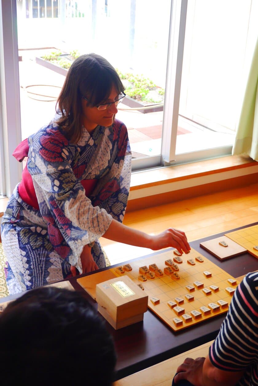 そろばんで街おこし！　
8月5日(日)「そろばんまつり」開催　
将棋界史上初の外国人女流棋士
カロリーナ・ステチェンスカ棋士が参戦！