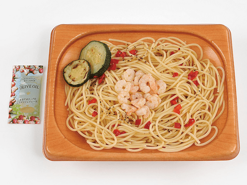 「世界Ｎｏ．１」のパスタを使用し
「世界Ｎｏ．１」が監修した
スパゲティ＆サラダ ７／１０（火）より発売