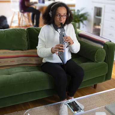 『Aerophone GO』とヘッドホン、スマホ・アプリで気兼ねなく練習