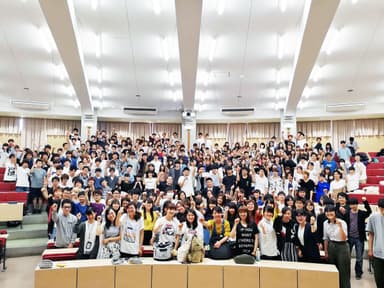 大学・短大の1学年全学生が参加