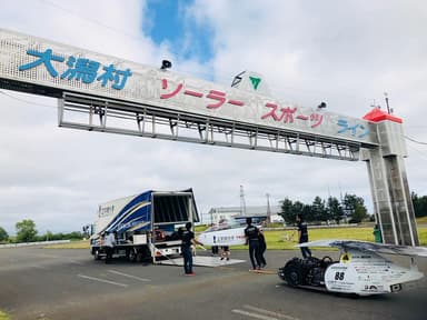 大潟村ソーラースポーツラインでの試走の様子(2018年6月)