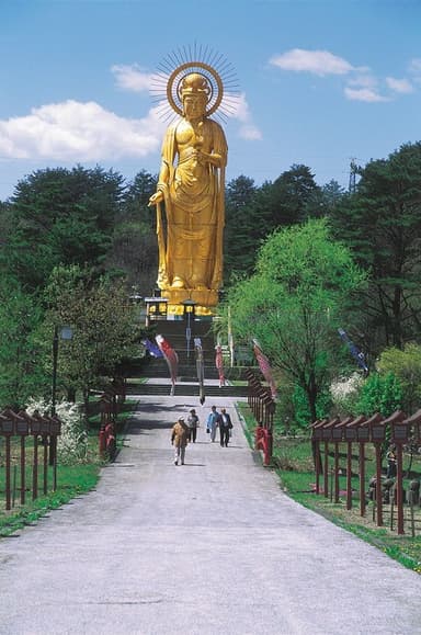 田沢湖金色大観音