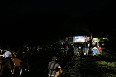 湖畔の映画祭05