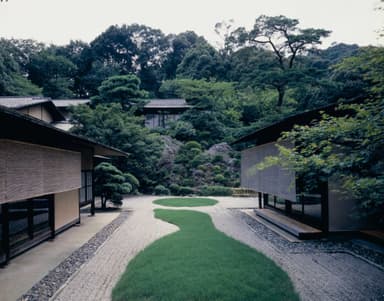 佳水園庭園「白砂の中庭」