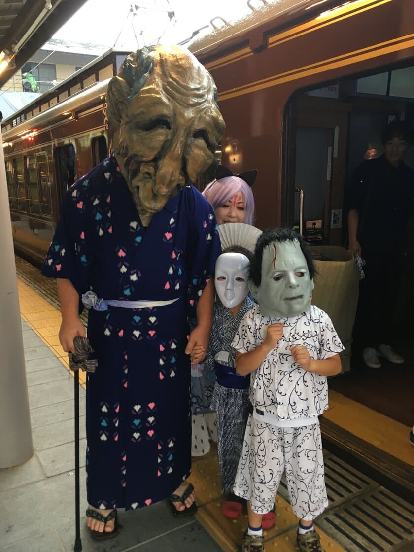 暑い夏は妖怪でひんやり
嵐電妖怪電車今年も運行！