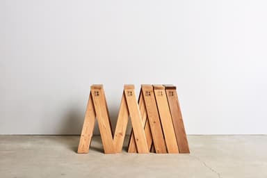 石巻工房＋トラフ建築設計事務所「AA STOOL」