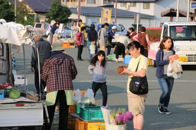 【岩手】たきざわ日曜朝市