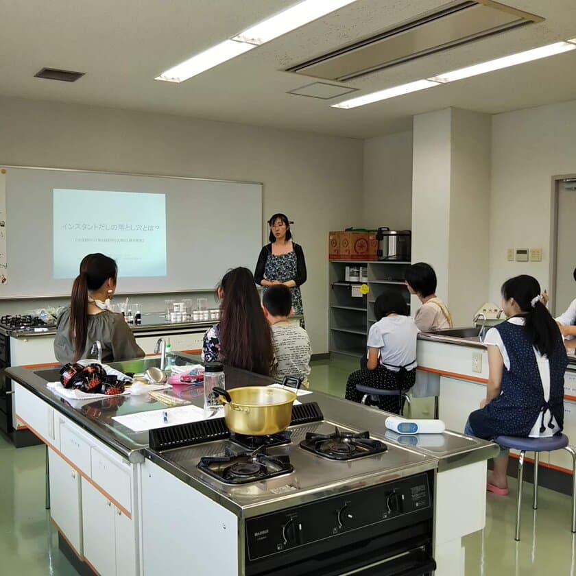 日本初の「加工食品診断士」がまもなく100人を突破！
卒業生の講座は中学校の家庭教育学級で大反響