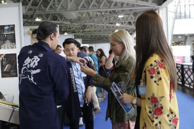 Sake Experience-900人が日本酒を堪能