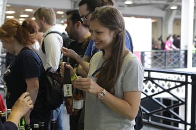 Sake Experience-試飲から販売へシームレスに繋ぐ会場設計で3600本を売上