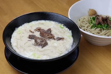 自家製中華そば 麺の虜 牛の虜