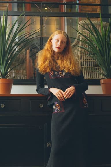 Chinoiserie Flower Design Knit Pullover & Knit Skirt