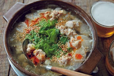 鶏肉とサンチュのラー油鍋