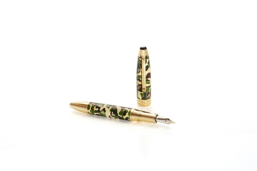 Montblanc A BATHING APE 25th Anniversary 
ベイプカモが輝くブランド設立25周年の記念商品
マイスターシュテュック
A BATHING APE(R) とのスペシャルコラボレーション