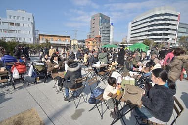 ライブ、飲食スペース