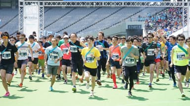 企業対抗駅伝の様子