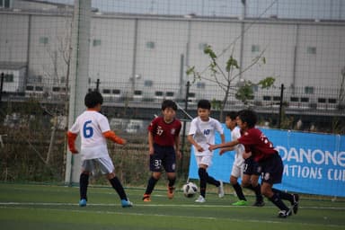 本大会出場決定戦_ファジアーノ岡山U-12(エンジ) vs. 高槻南AFC(白)